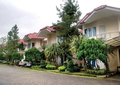 ORANGE GLEN TOWN HOUSE